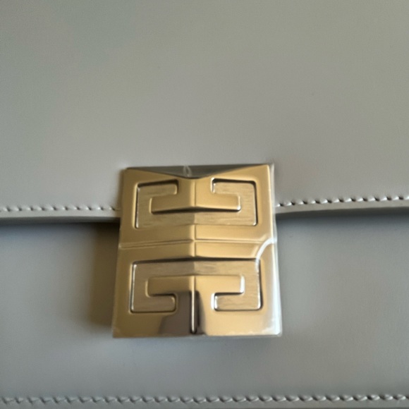 Givenchy 4G Medium Chain Bag - Picture 8 of 8